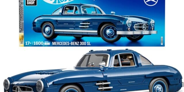Mattel Brick Shop Hot Wheels Jogo de Construção Premium Mercedes Benz 300 SL modelo montável em escala 1:12 com Placa de Coleção e 1 carrinho de metal Perfeito para colecionadores