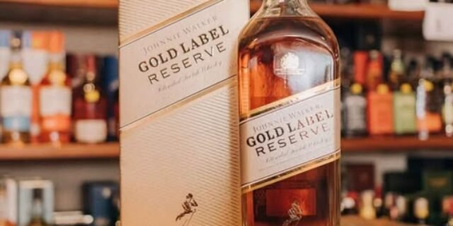 Whisky Johnnie Walker Gold Label 750ml