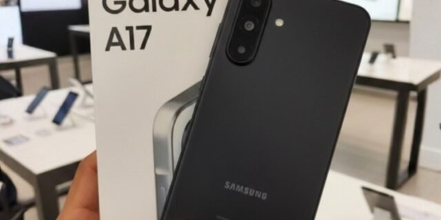 Smartphone Samsung Galaxy A17 256GB 8GB RAM Preto 6,7″ Câm. Tripla + Selfie 13MP