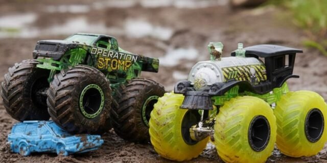 Hot Wheels Monster Trucks Veículo de Brinquedo Carro Surpresa Escala 1:64 para crianças a partir de 3 anos – SORTIDAS