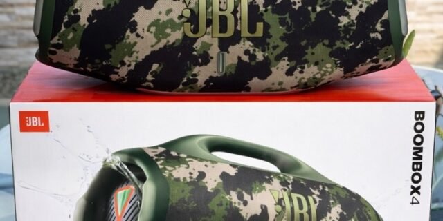 JBL, Caixa de Som, Boombox 4, Bluetooth, Som JBL Pro, AI Sound Boost, Graves Personalizáveis, Bateria de até 34h, IP68, Áudio Lossless – Squad