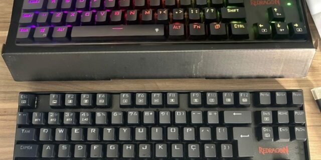 Teclado Magnético Gamer Redragon Kumara PRO K552RGB USB RGB Preto Switch Marrom
