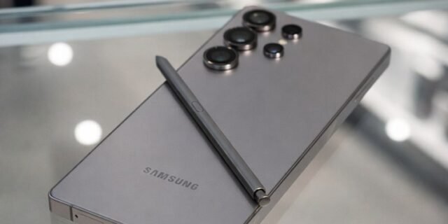 Celular Samsung Galaxy S25 Ultra 5G, 512GB, 12GB RAM, Câmera Quádrupla de 200+50+10+50, Tela Grande de 6.9″, Titânio Prata