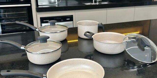 Jogo De Panelas 8 Peças Teflon Antiaderente C Tampa De Vidro Cor Vanilla Ceramic