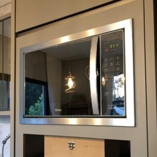 Micro-ondas 42L Philco Jumbo Tira Odor 1560W 127V PMO42EB