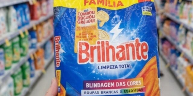 Brilhante Lava-Roupas Em Pó Roupas Brancas E Coloridas Limpeza Total Pacote Tamanho Família 4 Kg (Pacote De 1)