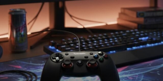 Controle Gamer Redragon Saturn Preto USB com Vibração G807