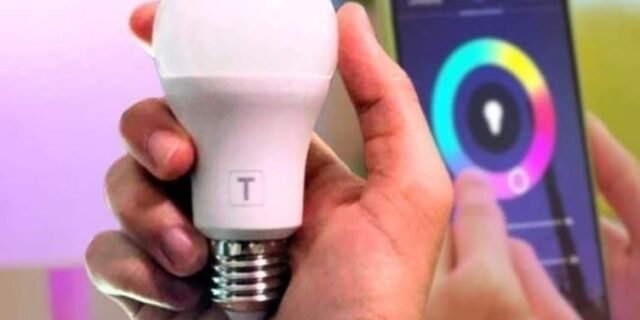 Tramontina Lâmpada Smart​ LED Inteligente E27​ 10W Wi-Fi + Bluetooth​ 16 Milhões de Cores