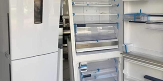 Geladeira/Refrigerador Electrolux Frost Free Inverse Branco 400L Efficient IB6 Bivolt