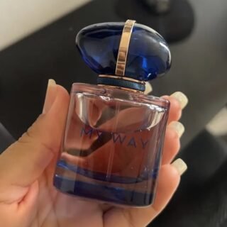 Armani Beauty, My Way Eau de Parfum, Giorgio Armani Perfume Feminino Refilável, Floral Amadeirado, Fragrância com Notas de Bergamota, Flor de Laranjeira e Baunilha