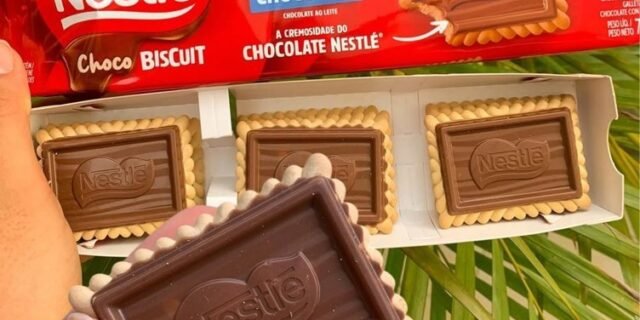 Biscoito com Chocolate Chocobiscuit NESTLÉ Ao Leite 78g