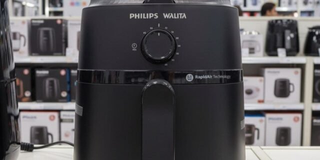 Fritadeira Airfryer Série 1000 XL, Philips Walita, 6,2 litros, Tecnologia RapidAir, Preta, 2 anos de garantia, 220v – NA130/09