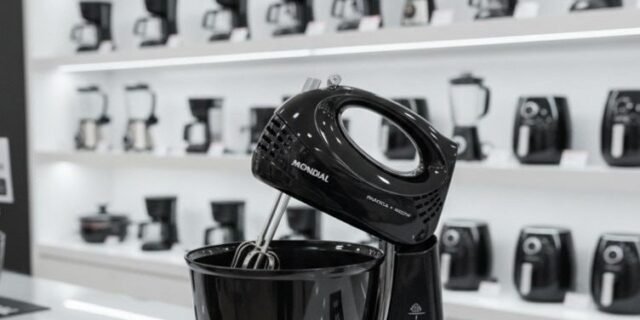 Batedeira Mondial Prática Black B-44 Com 3 Velocidades – Preta – 220v