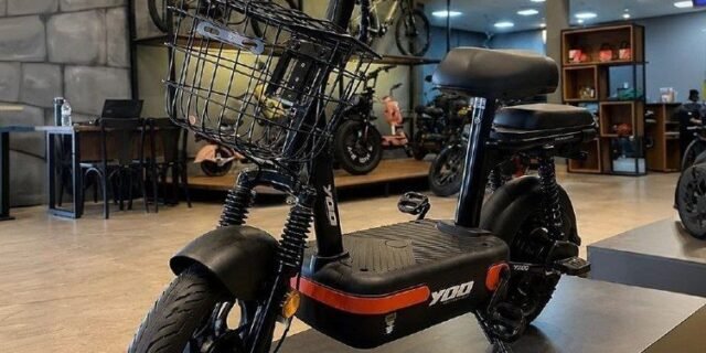 Bicicleta Elétrica Yoo Mobility Y-200 Aro 2025 Preto/Vermelho 350W
