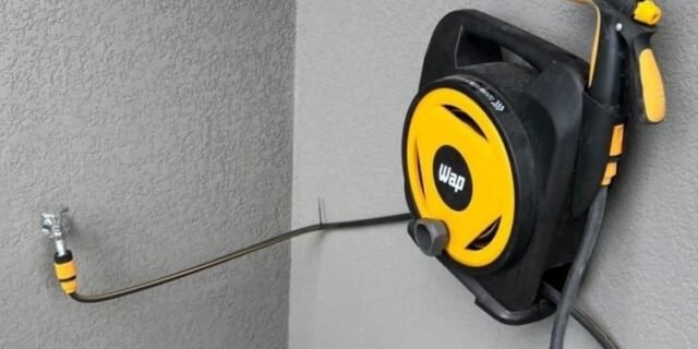WAP Mangueira para Jardim com Enrolador e Esguicho Multiplo GMEEM01, 12 Metros, Engates Rápido 1/2″