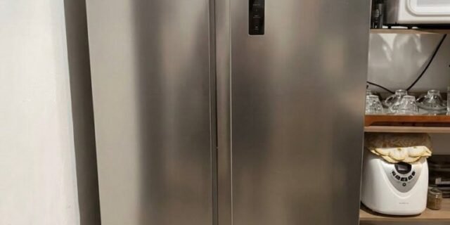 Geladeira/Refrigerador Midea Smart Frost Free Side by Side Inox 511L MDRS710FGD46