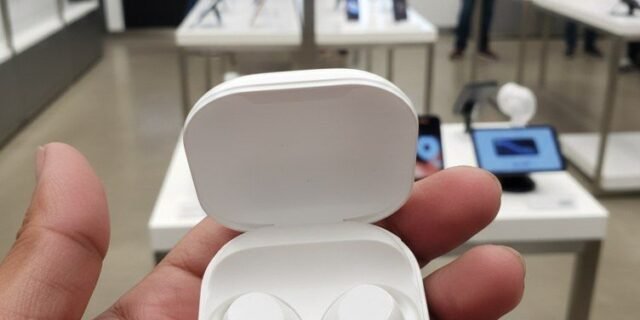 Samsung Galaxy Buds Core, Fone De Ouvido, Sem Fio, Cancelamento De Ruído, Interprete Inteligente Branco