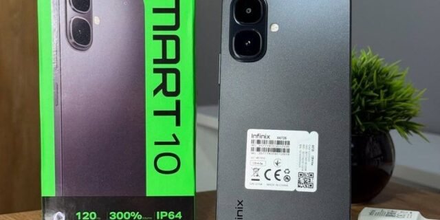 Smartphone Infinix Smart 10 4GB RAM 256GB SSD Câmera 8MP + IA, Tela 6.67 HD+ 120Hz, Bateria 5000mAh, Processador T7250, Android 15 Go, Dual Chip – Preto