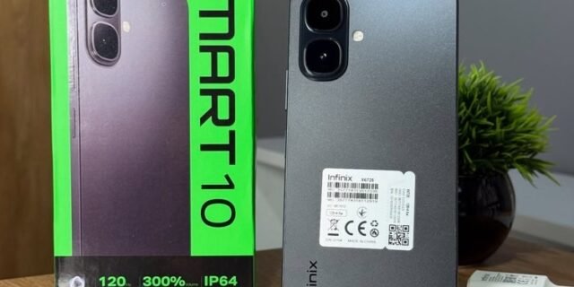 Smartphone Infinix Smart 10 4GB RAM 256GB SSD Câmera 8MP + IA, Tela 6.67 HD+ 120Hz, Bateria 5000mAh, Processador T7250, Android 15 Go, Dual Chip – Preto