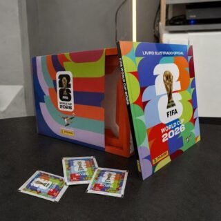 Box Gaveta Álbum de Figurinhas Capa Dura (Colorido) Copa do Mundo FIFA 2026 EUA com 60 Pacotes de Figurinhas Panini