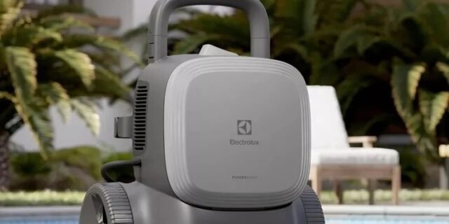 Lavadora De Alta Pressão Electrolux 1600psi 1400w De Potência Com Engate Rápido Easywash Lava Jato Lava Car Qws1600 Cinza – 220V