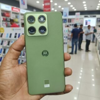 Smartphone Motorola Edge 70 5G – 256GB 24GB (8GB RAM + 16GB RAM Boost), Ultrafino, 3 cameras 50MP, Tela 1.5K extreme Amoled 120hz – Bronze Green