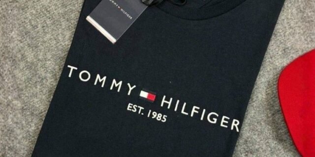 Camiseta Tommy Hilfiger Masculina Logo Tee Preta – Original