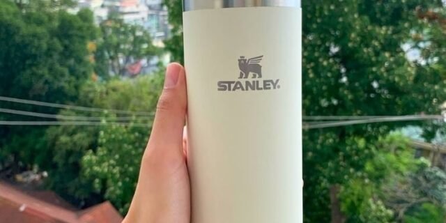 Stanley Garrafa Térmica Aerolight Transit Cream, 591ml