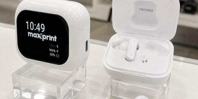 Fone de Ouvido Bluetooth TWS Branco com Cancelamento de Ruído ANC e Display Touch – Maxprint FBT3002