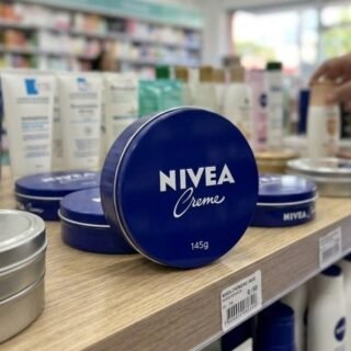 NIVEA Creme Hidratante Lata 145g, Hidratação Profunda 24h, Corporal, Uso Diário, Multibenefícios, Todas as Peles