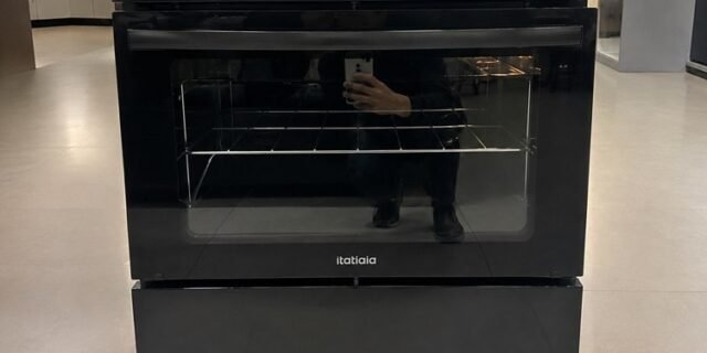 Fogão 6 Bocas a Gás Itatiaia Star New com Acendimento Automático e Forno 82l Preto Bivolt