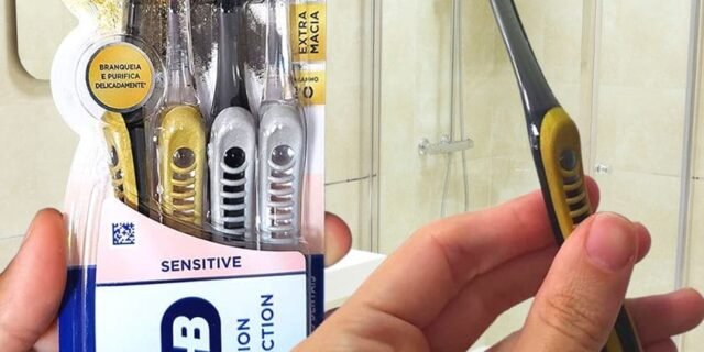 Oral-B Escova de Dente Sensitive Purification Gold Extra Macia 4 Unidades
