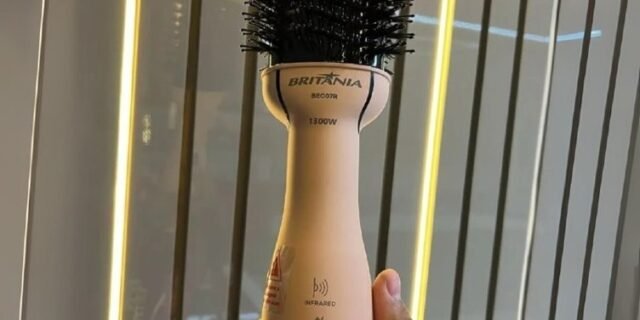 Escova Secadora Britânia Soft 4 em 1 1300W BEC07R Bivolt