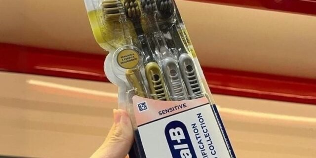 Oral-B Escova de Dente Sensitive Purification Gold Extra Macia 4 Unidades