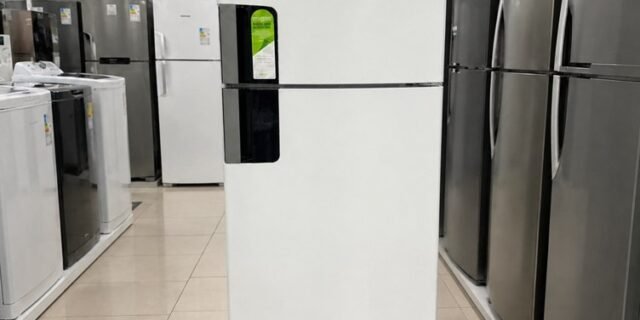 Geladeira/Refrigerador Consul Frost Free 412L Duplex Branca CRM50MB