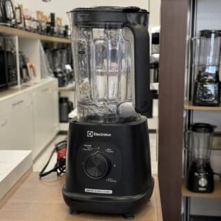 Electrolux Liquidificador 600W 2,7L 3 Velocidades Lâminas TruFlow Função Pulsar 3 em 1 EBL700 127v
