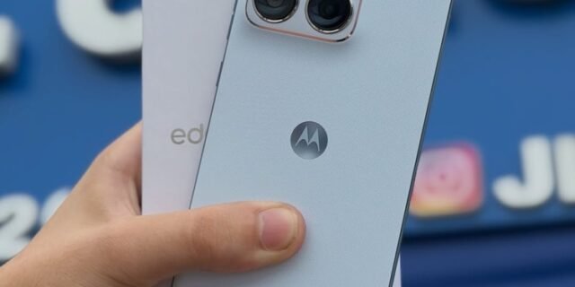 Smartphone Motorola Edge 70 Fusion 5G – 256GB 24GB (8GB RAM + 16GB RAM Boost), camera 50MP Sony Lytia 710, Tela 1.5K extreme Amoled 144hz – Branco
