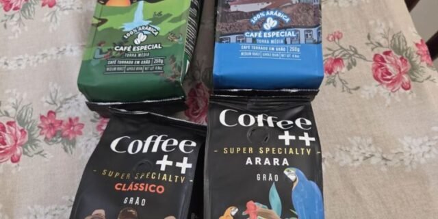 Kit 4 Pacotes Café Especial em Grãos Coffee Mais Variedades: Arara, Caparaó, Chapada de Minas e Clássico – 100% Arábica (4x250g)