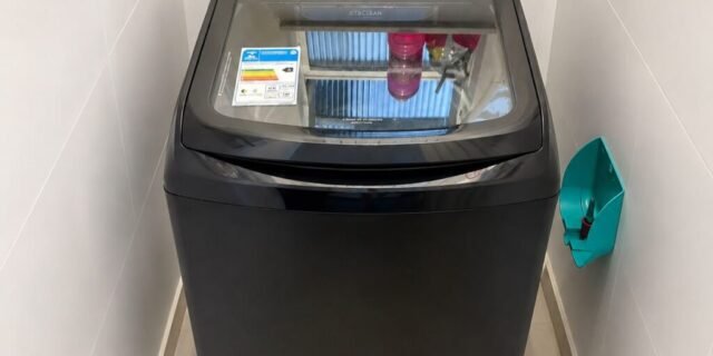 Máquina de Lavar Electrolux 14.5kg Preta 220V