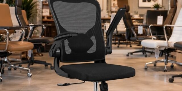 Cadeira de escritório ergonômica com estofado de mesh