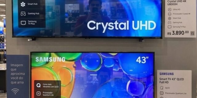 Samsung Combo Smart TV 58″ Crystal UHD 4K U8000H + Samsung Smart TV 43″ QLED Full HD