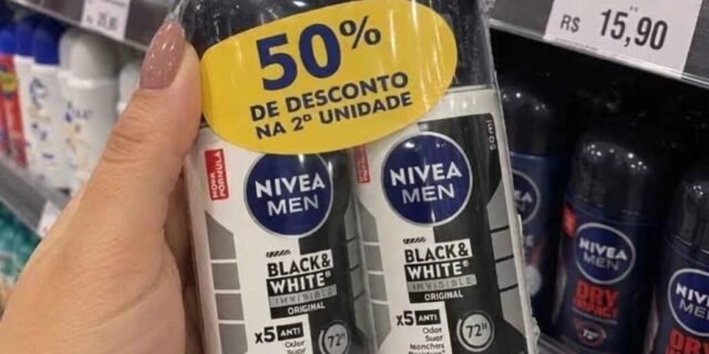 NIVEA Kit MEN Desodorante Antitranspirante Roll On Invisible for Black & White 50ml