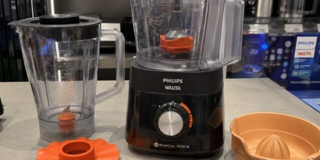 Philips Walita Multiprocessador PowerChop 1000, Preto, Copo com capacidade de 1,5 litros, Duas velocidades + pulsar, 6 acessórios, 1000W, 110V (HR7304/93)