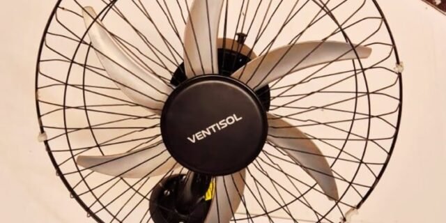 Ventisol Ventilador de Parede Oscilante, Steel, Preto/Prata, 50cm, Bivolt