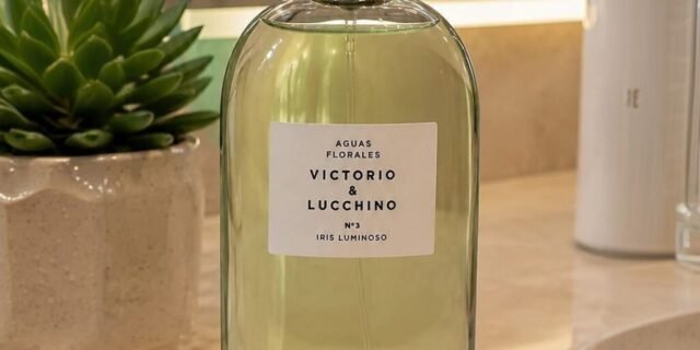 Perfume Victorio & Lucchino Aguas Florales Iris Luminoso Feminino Eau De Toilette 150ml