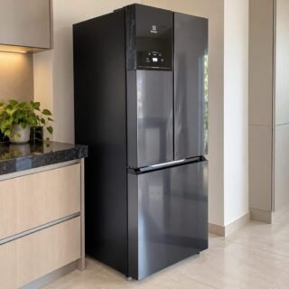 Geladeira Electrolux Frost Free Inverter 480L Efficient AutoSense 3 Portas Black Inox Look (IM7B) 220V